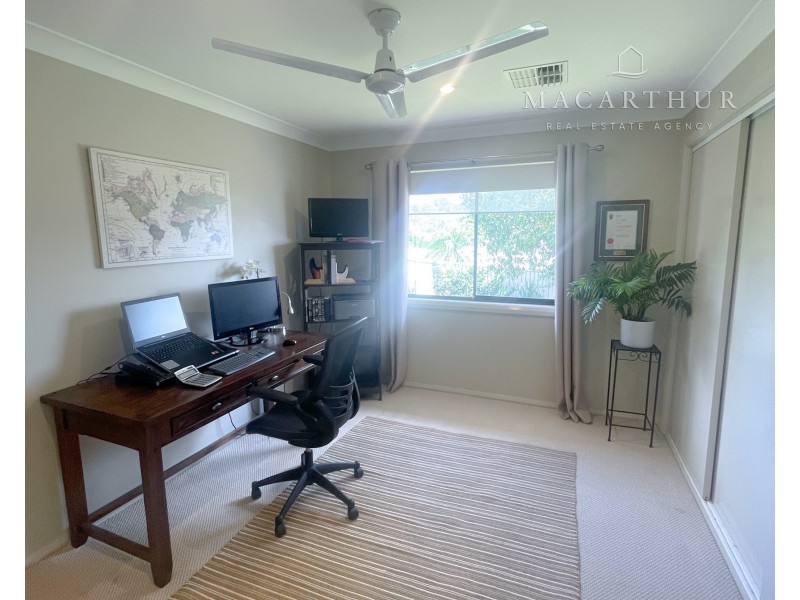 18 Yanko Crescent, Bourkelands NSW 2650