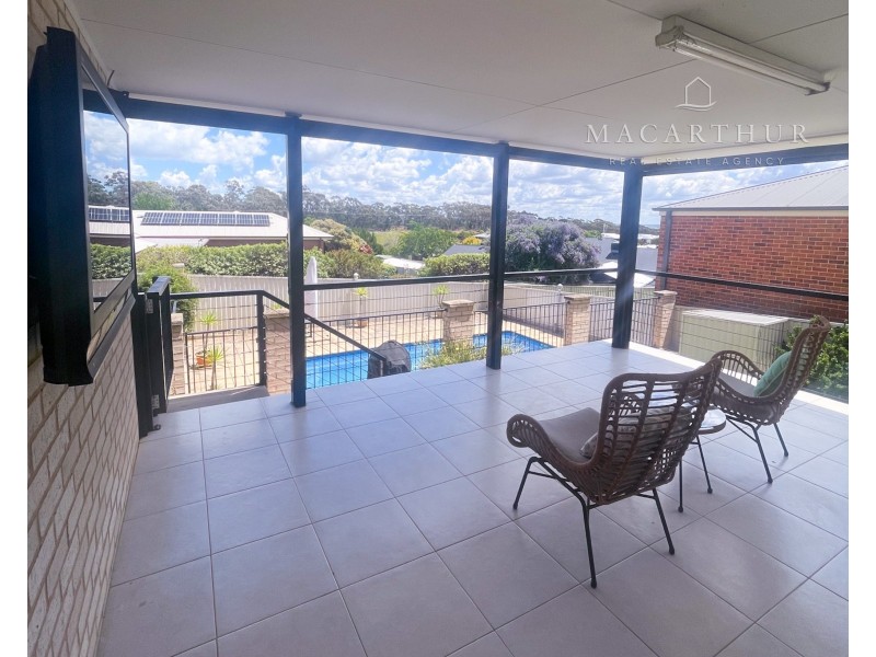 18 Yanko Crescent, Bourkelands NSW 2650