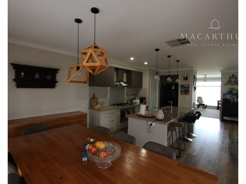 39 Paperbark Drive, Forest Hill NSW 2651