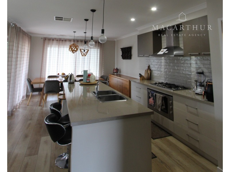 39 Paperbark Drive, Forest Hill NSW 2651