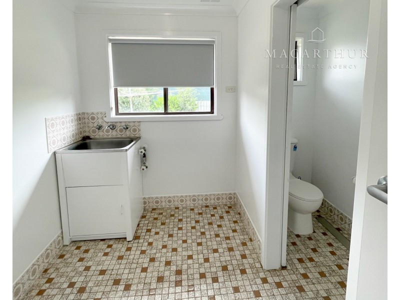 34 Main Street, Lake Albert NSW 2650