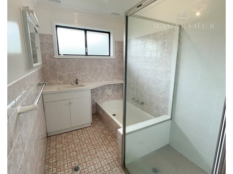 34 Main Street, Lake Albert NSW 2650