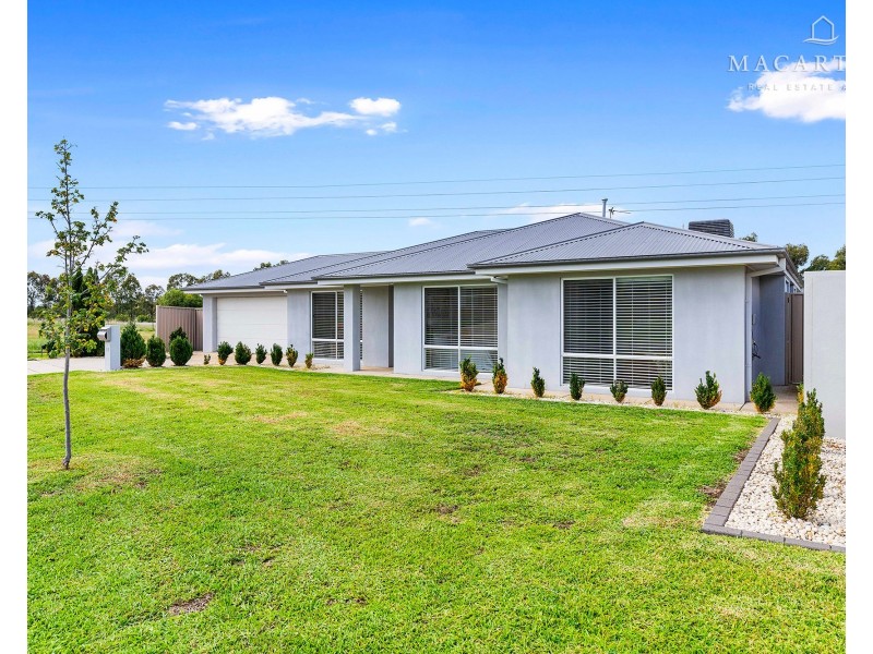 2/8 Kellerman Crescent, Boorooma NSW 2650