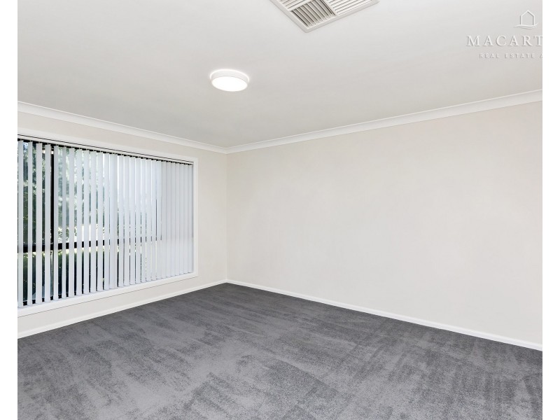 50 Yentoo Drive, Glenfield Park NSW 2650