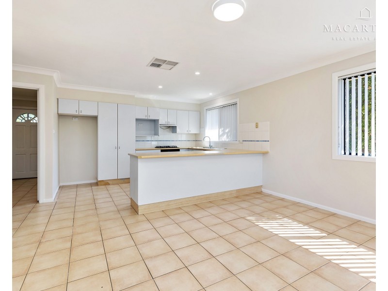 50 Yentoo Drive, Glenfield Park NSW 2650