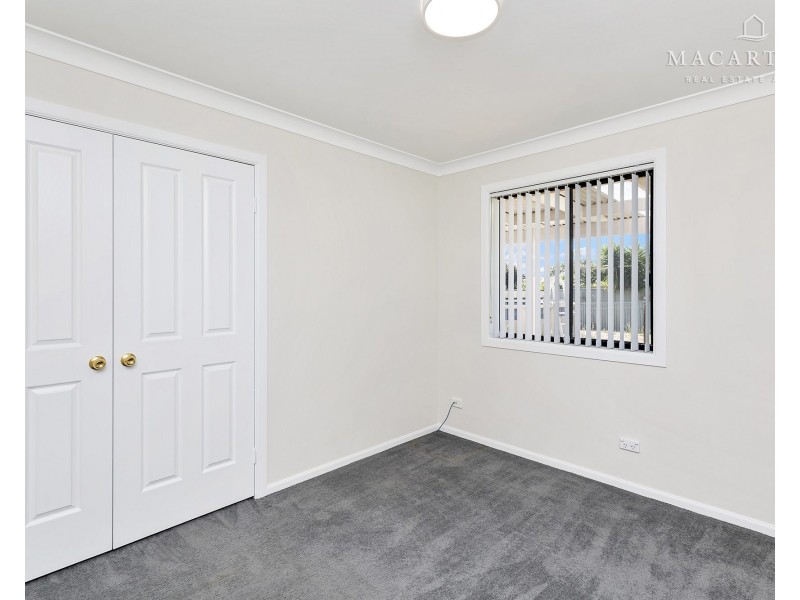 50 Yentoo Drive, Glenfield Park NSW 2650