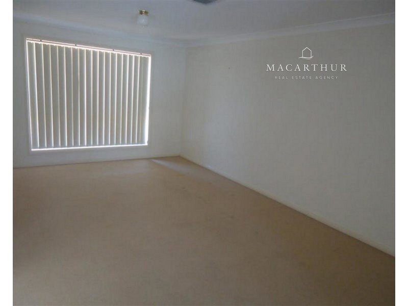 35 Kimba Drive, Glenfield Park NSW 2650