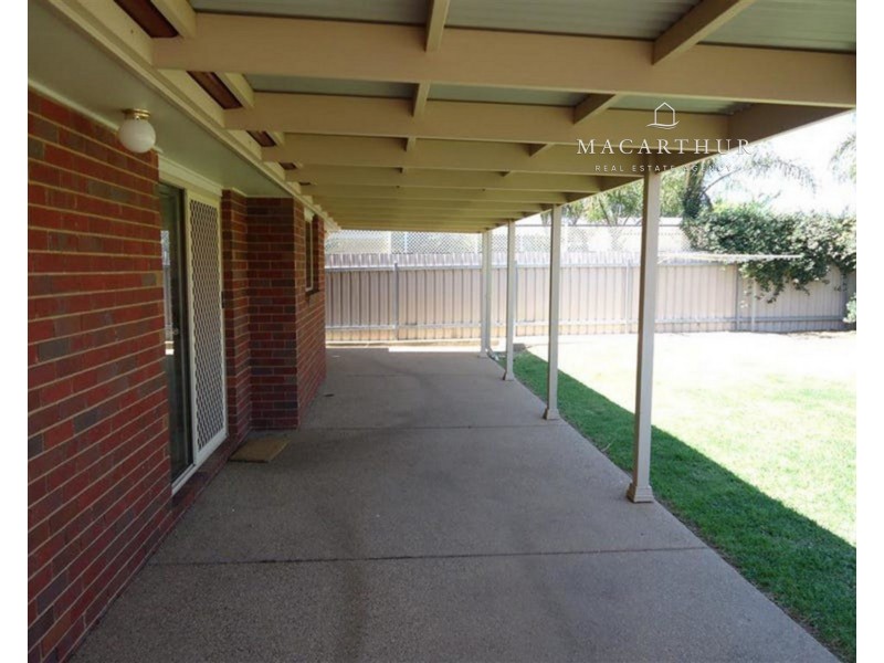 35 Kimba Drive, Glenfield Park NSW 2650