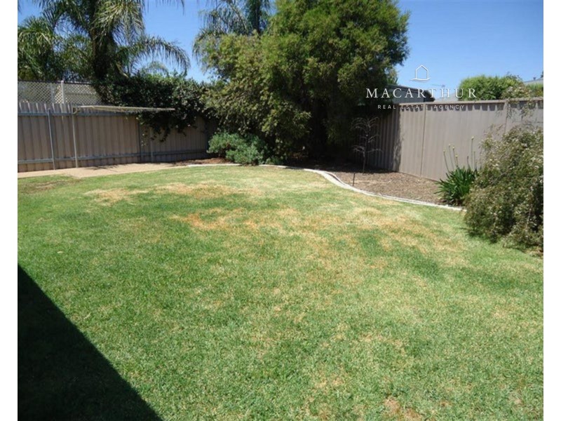 35 Kimba Drive, Glenfield Park NSW 2650