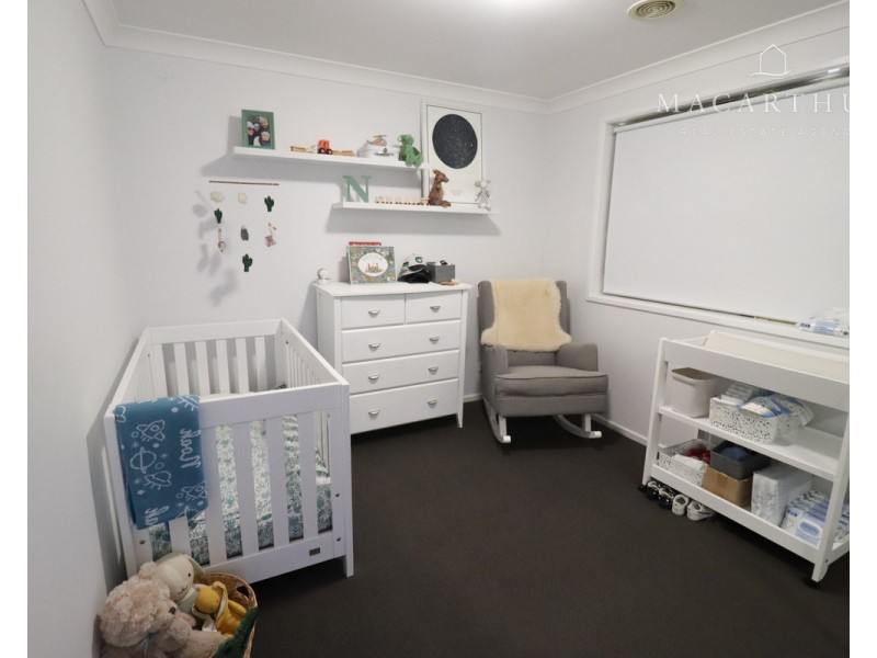 6 Comet Place, Estella NSW 2650