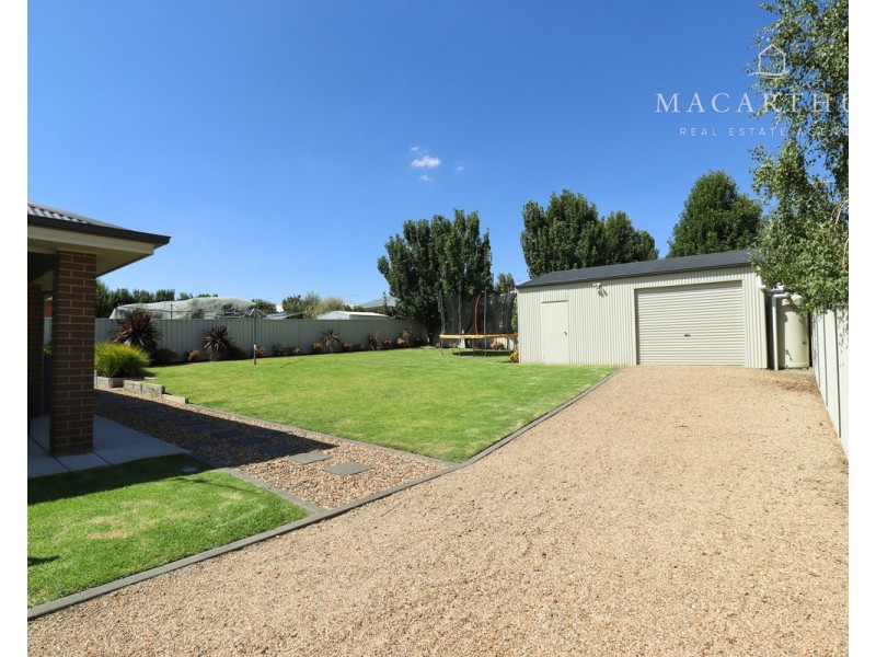 6 Comet Place, Estella NSW 2650