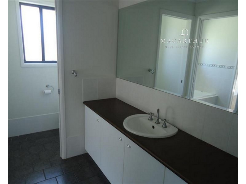 1 Dobell Place, Lloyd NSW 2650