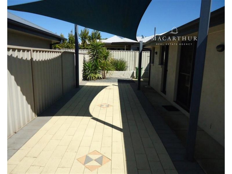 1 Dobell Place, Lloyd NSW 2650