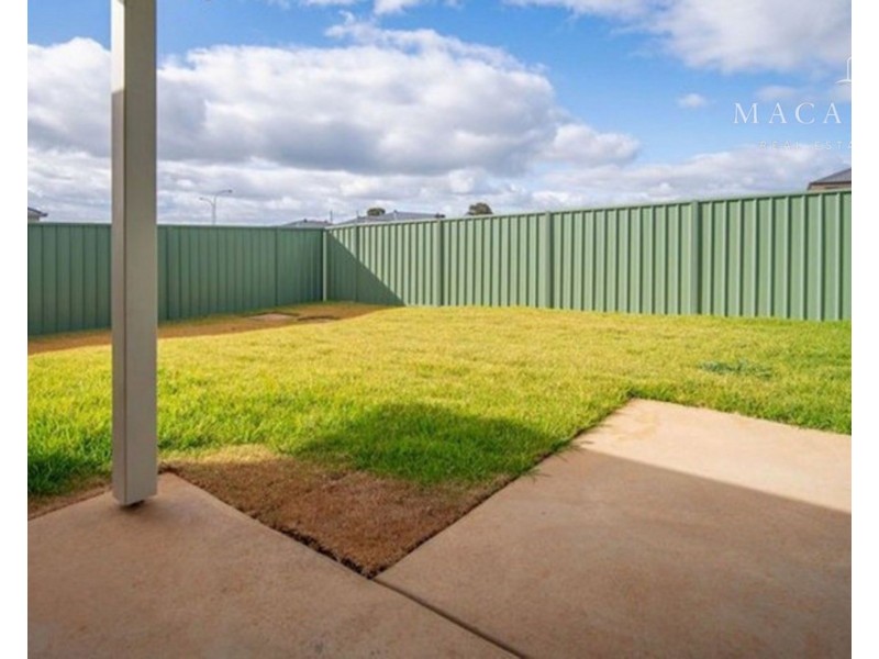 49 Paperbark Drive, Forest Hill NSW 2651