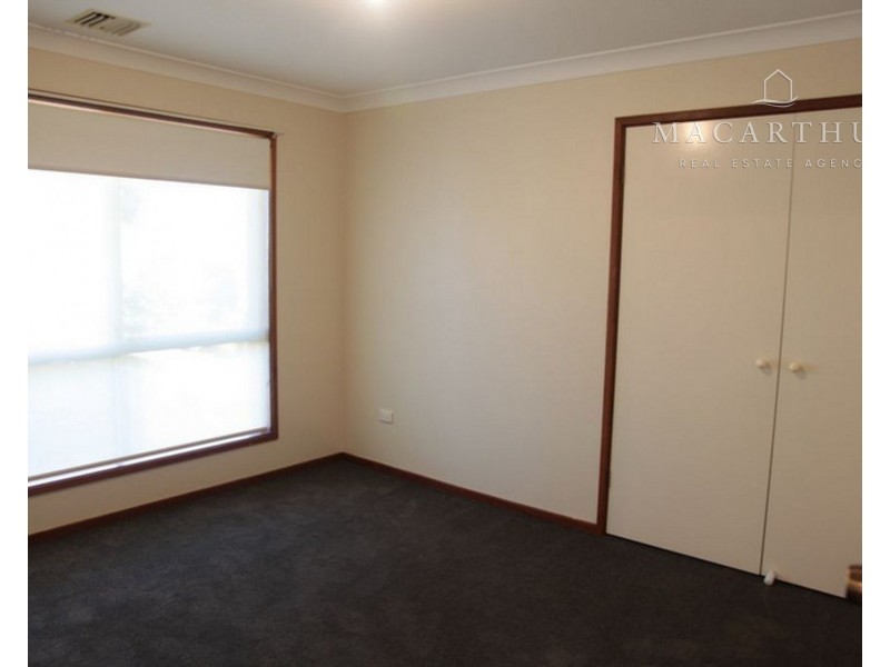 97 Dalman Parkway, Glenfield Park NSW 2650