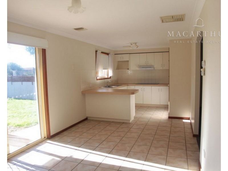 97 Dalman Parkway, Glenfield Park NSW 2650