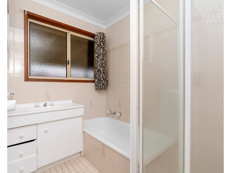97 Dalman Parkway, Glenfield Park NSW 2650