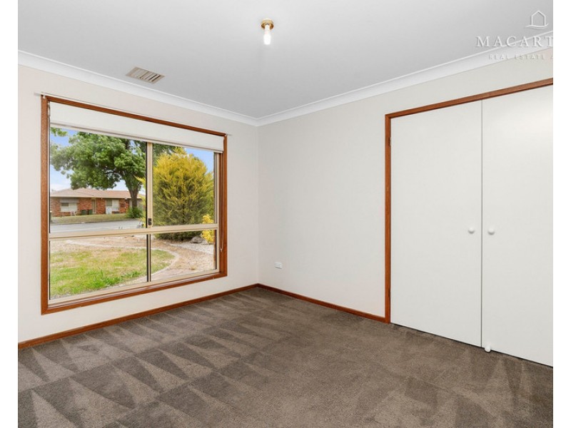 97 Dalman Parkway, Glenfield Park NSW 2650
