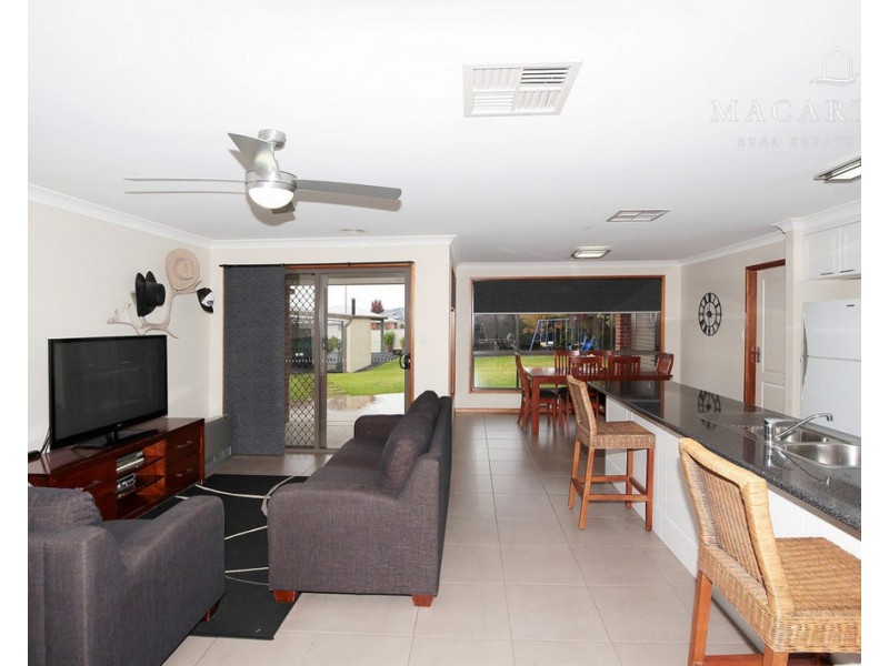 4 Alma Crescent, Estella NSW 2650