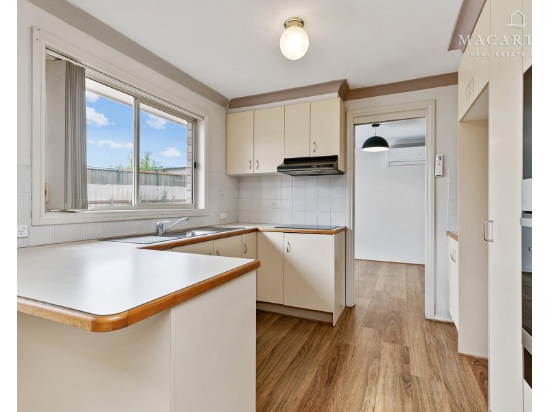 111 Balleroo Crescent, Glenfield Park NSW 2650