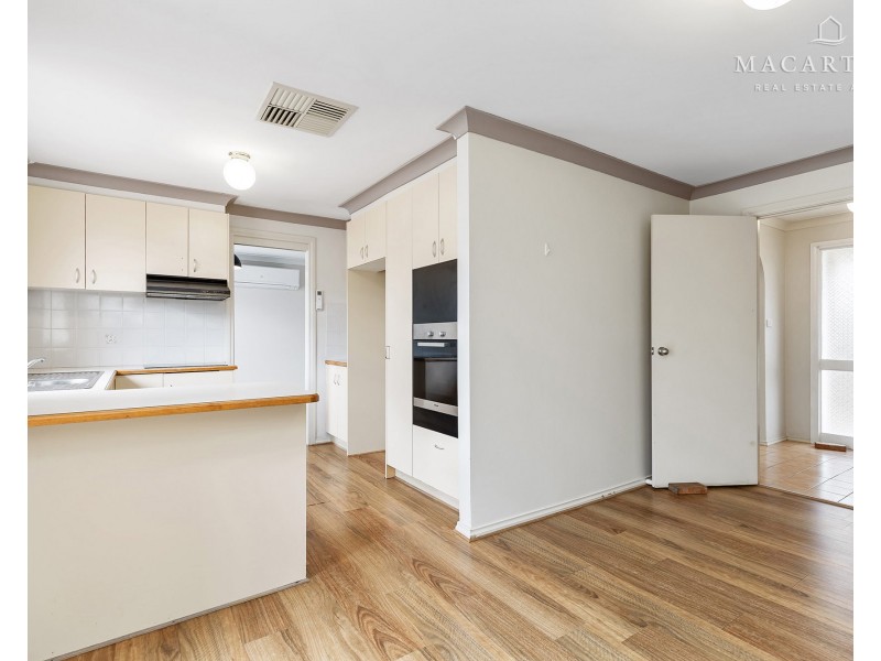 111 Balleroo Crescent, Glenfield Park NSW 2650