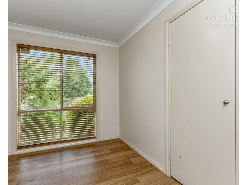 111 Balleroo Crescent, Glenfield Park NSW 2650