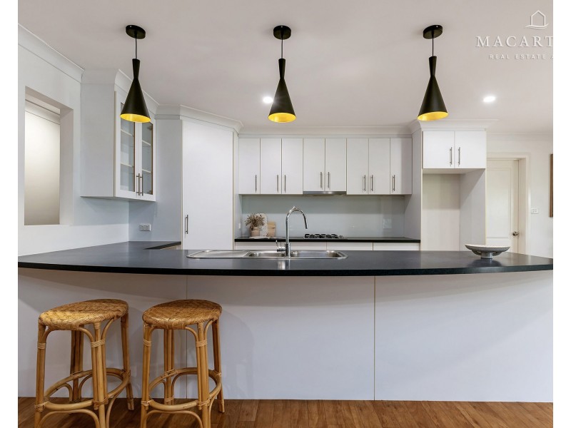9 Teak Close, Forest Hill NSW 2651