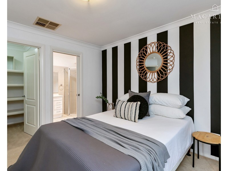 9 Teak Close, Forest Hill NSW 2651