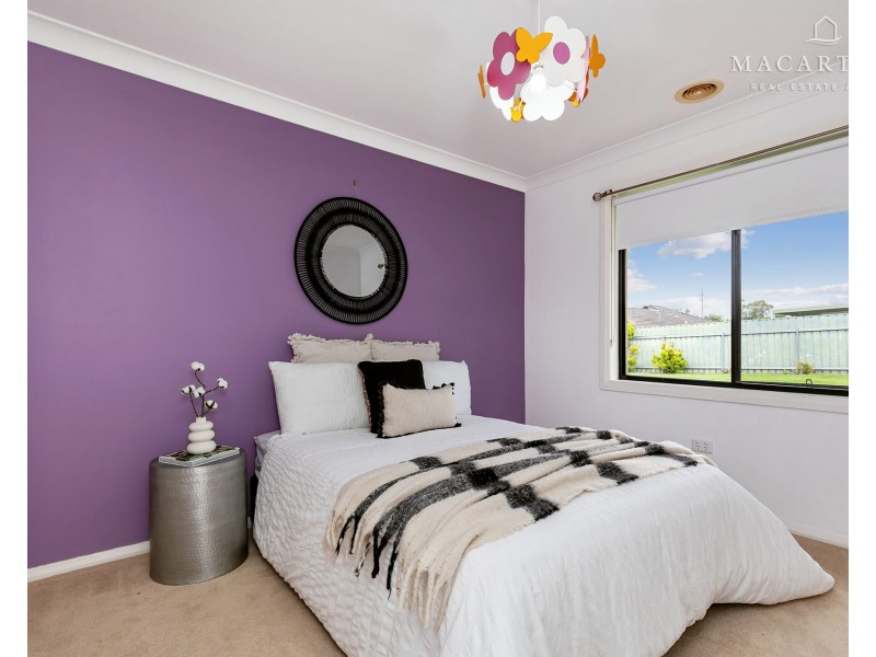 9 Teak Close, Forest Hill NSW 2651