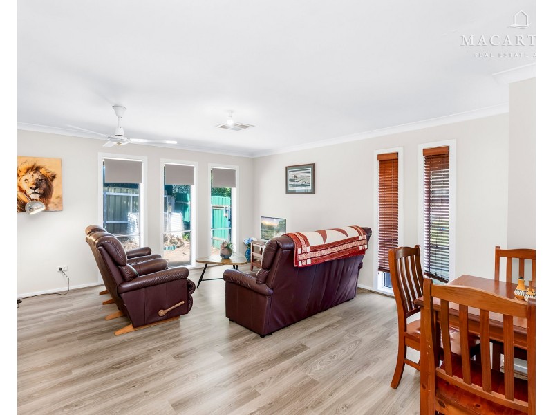 2/160 Fernleigh Road, Mount Austin NSW 2650