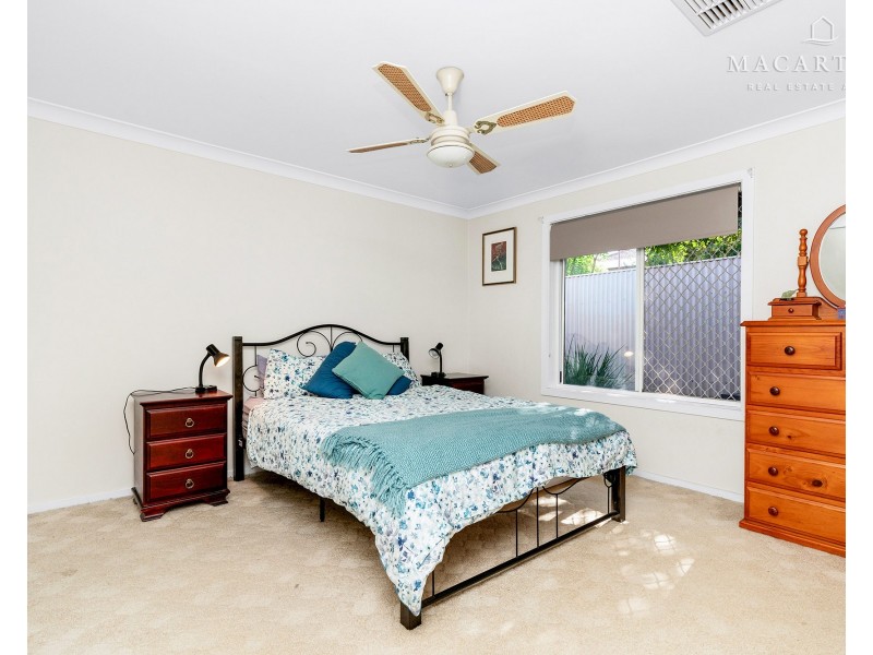 2/160 Fernleigh Road, Mount Austin NSW 2650