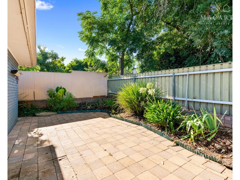 2/160 Fernleigh Road, Mount Austin NSW 2650