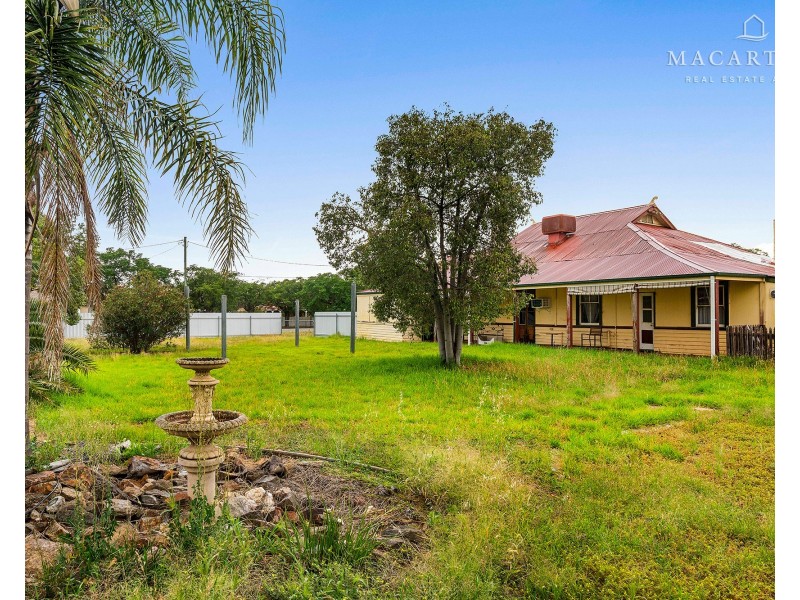 58-60 Hall Street, Ganmain NSW 2702