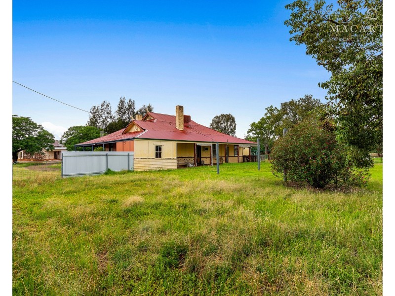 58-60 Hall Street, Ganmain NSW 2702