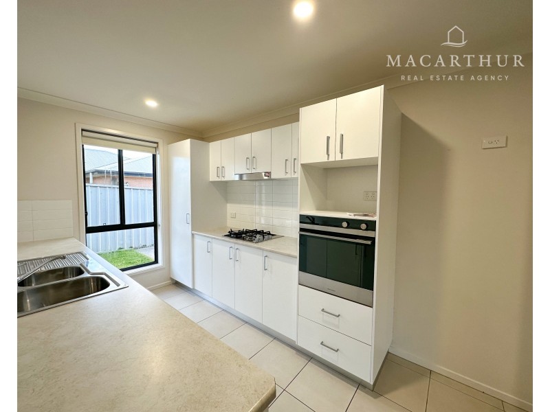 25 Sunvale Crescent, Estella NSW 2650