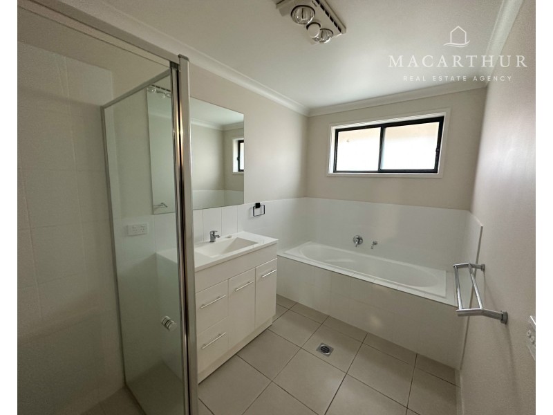 25 Sunvale Crescent, Estella NSW 2650