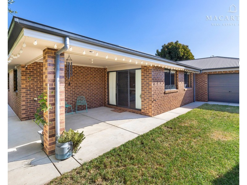 4 Comet Place, Estella NSW 2650