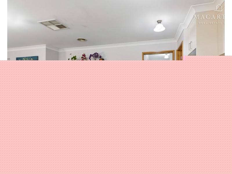 4 Comet Place, Estella NSW 2650