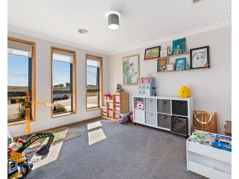 4 Comet Place, Estella NSW 2650