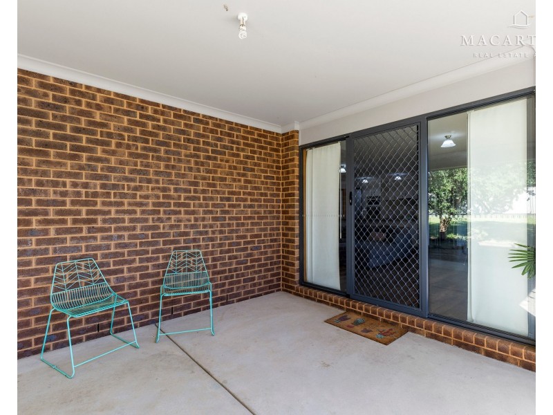 4 Comet Place, Estella NSW 2650