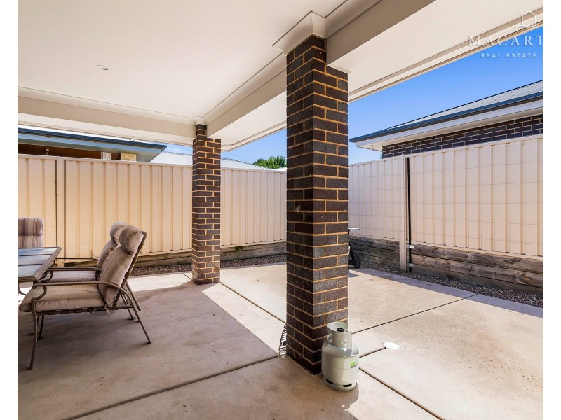 11 Paradise Drive, Gobbagombalin NSW 2650