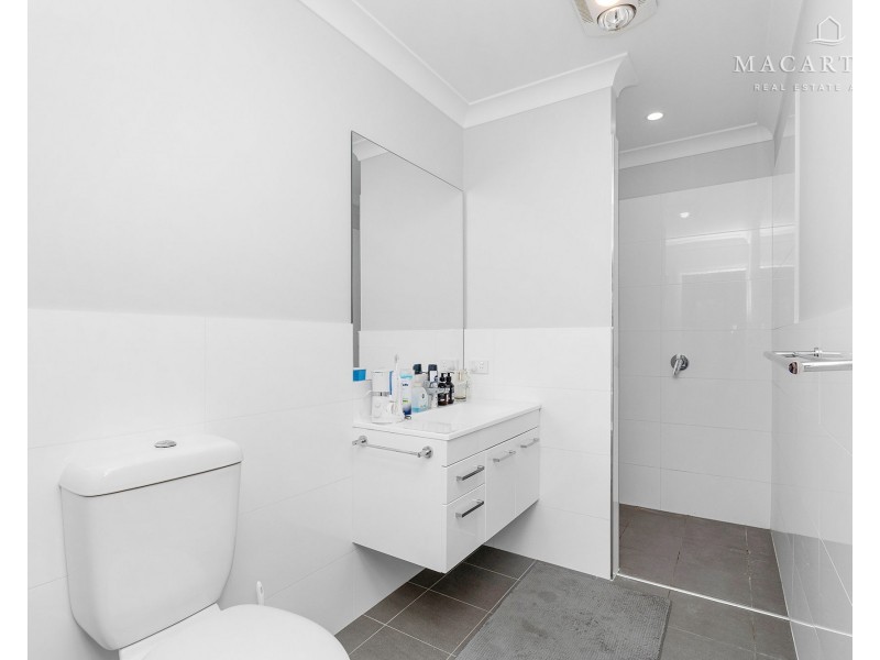 11 Paradise Drive, Gobbagombalin NSW 2650