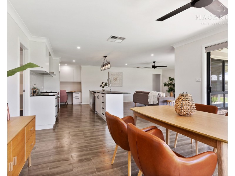 4 Nellywanna Street, Gobbagombalin NSW 2650
