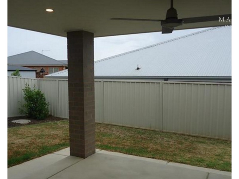 26 Brownlow Drive, Bourkelands NSW 2650