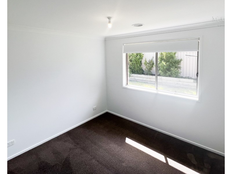 33 Paradise Drive, Gobbagombalin NSW 2650