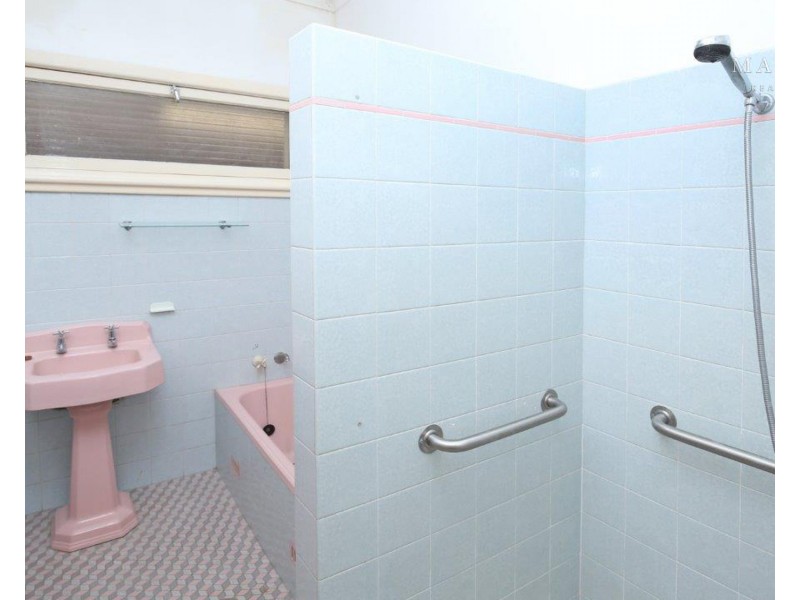 57 Thorne Street, Wagga Wagga NSW 2650