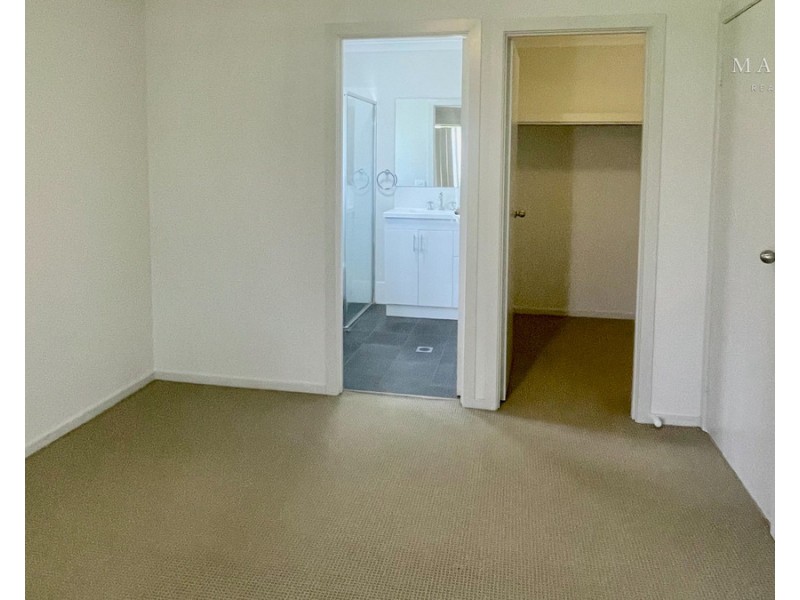 11 Hazelwood Drive, Forest Hill NSW 2651