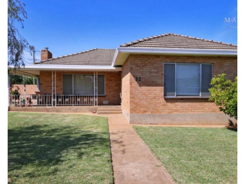 32 Walteela Avenue, Mount Austin NSW 2650