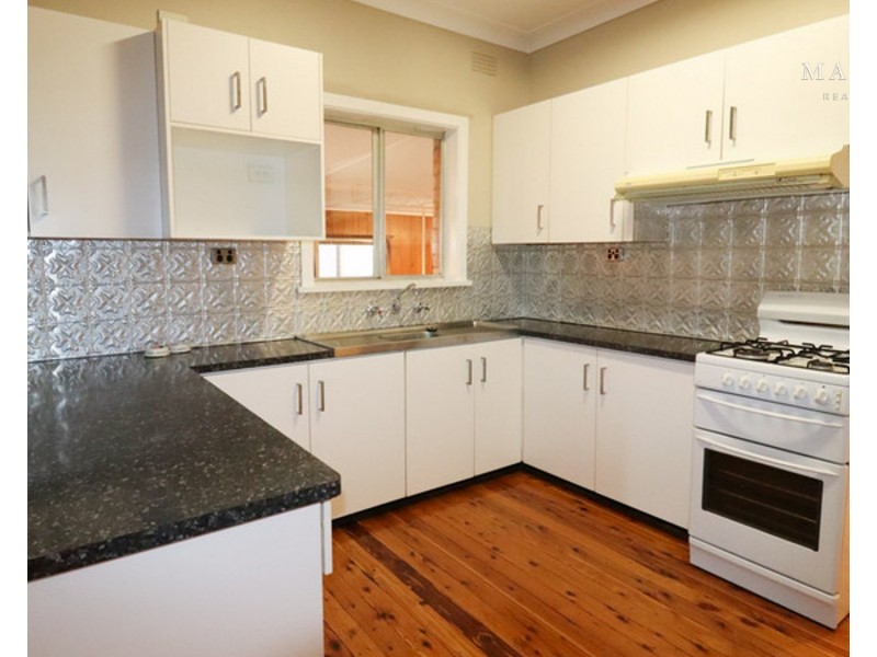 32 Walteela Avenue, Mount Austin NSW 2650