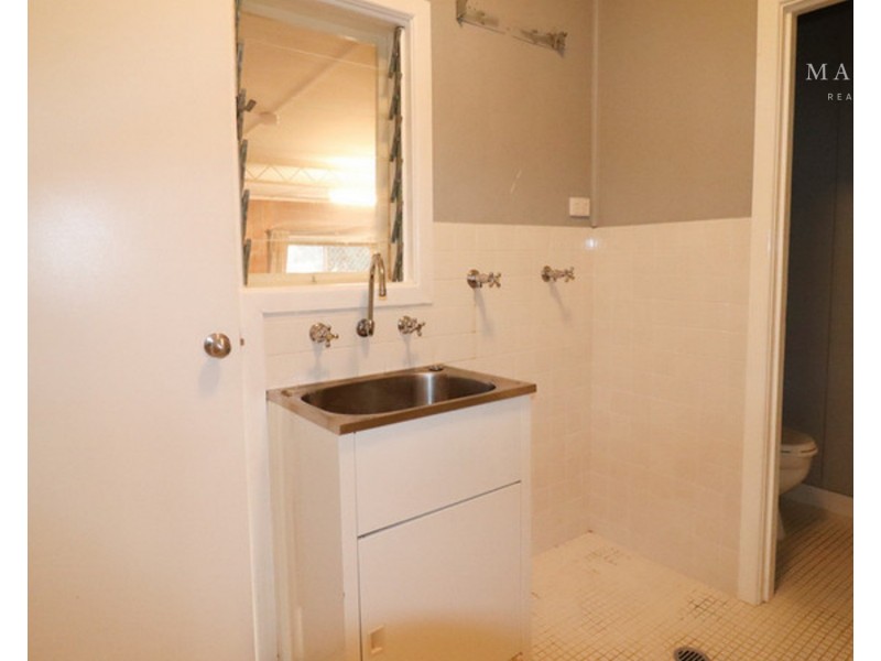 32 Walteela Avenue, Mount Austin NSW 2650